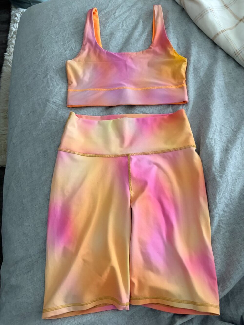Fabletics Short and Sports Bra Set - Ombré Powerhold Tie Dye